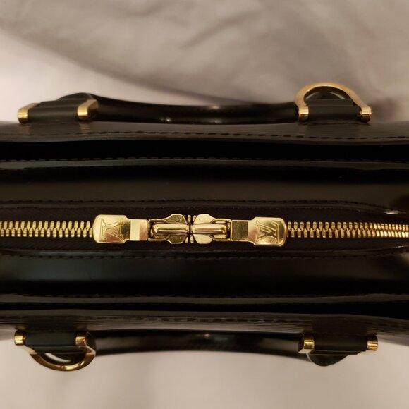 **SOLD**Louis Vuitton Pont Neuf Epi Noir -Black With Gold Hardware M52052 - 2004 - Picture 6 of 16